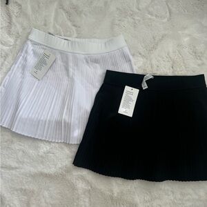 New with Tags Black & White Asian Brand Size 8 Pleated Mini Skirt Fits Size S